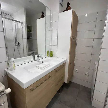 Bright Between & Juan-les-pins Apartment Antibes